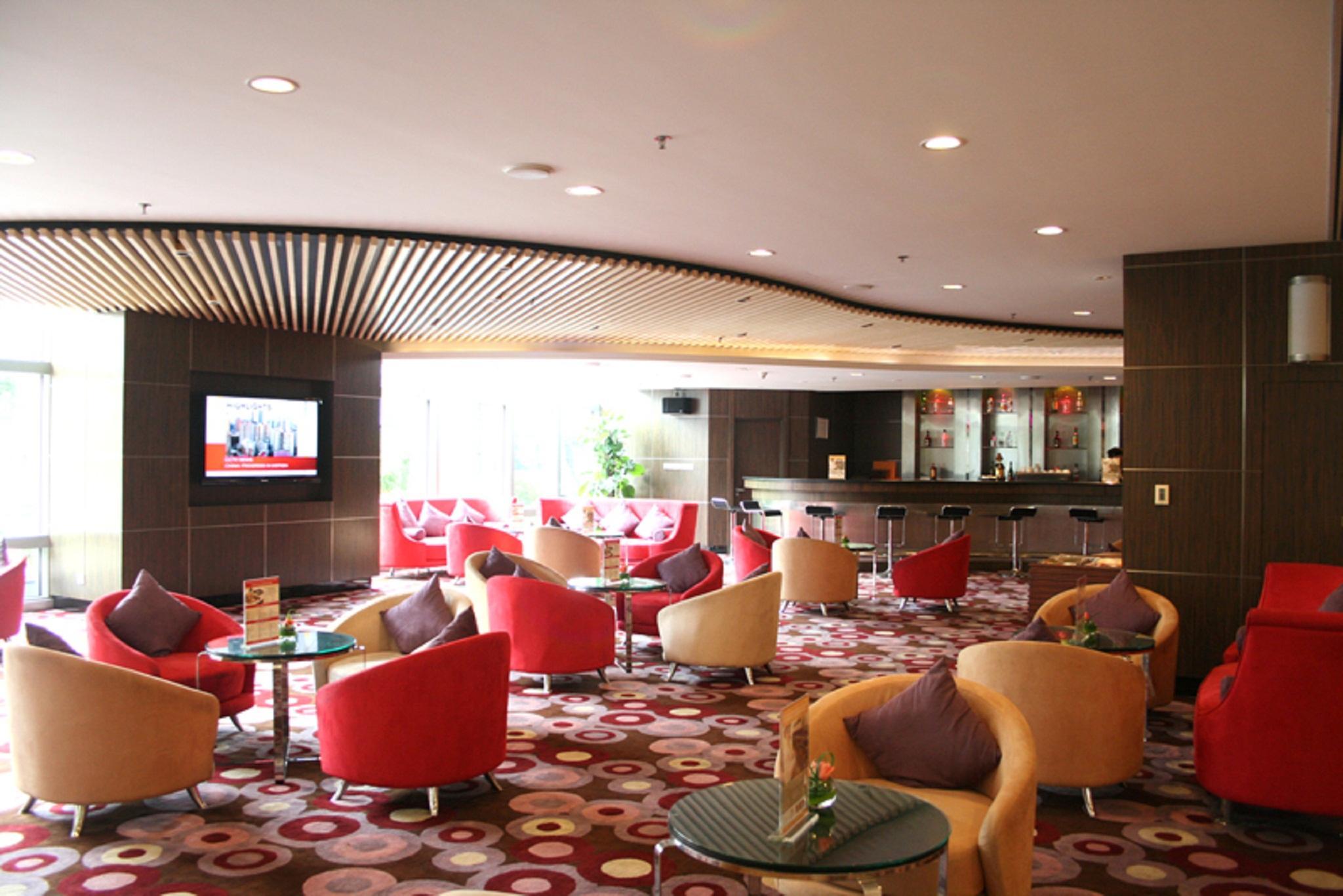 Hotel Novotel Atlantis Shanghai - Price And Value Breakfast In The Clouds With River View In The Revolving Restaurant &24H Free Self-Laundry Shanghai