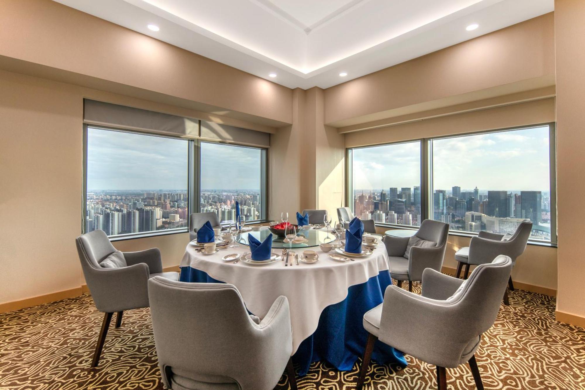 Novotel Atlantis Shanghai - Price And Value Breakfast In The Clouds With River View In The Revolving Restaurant &24H Free Self-Laundry Shanghai