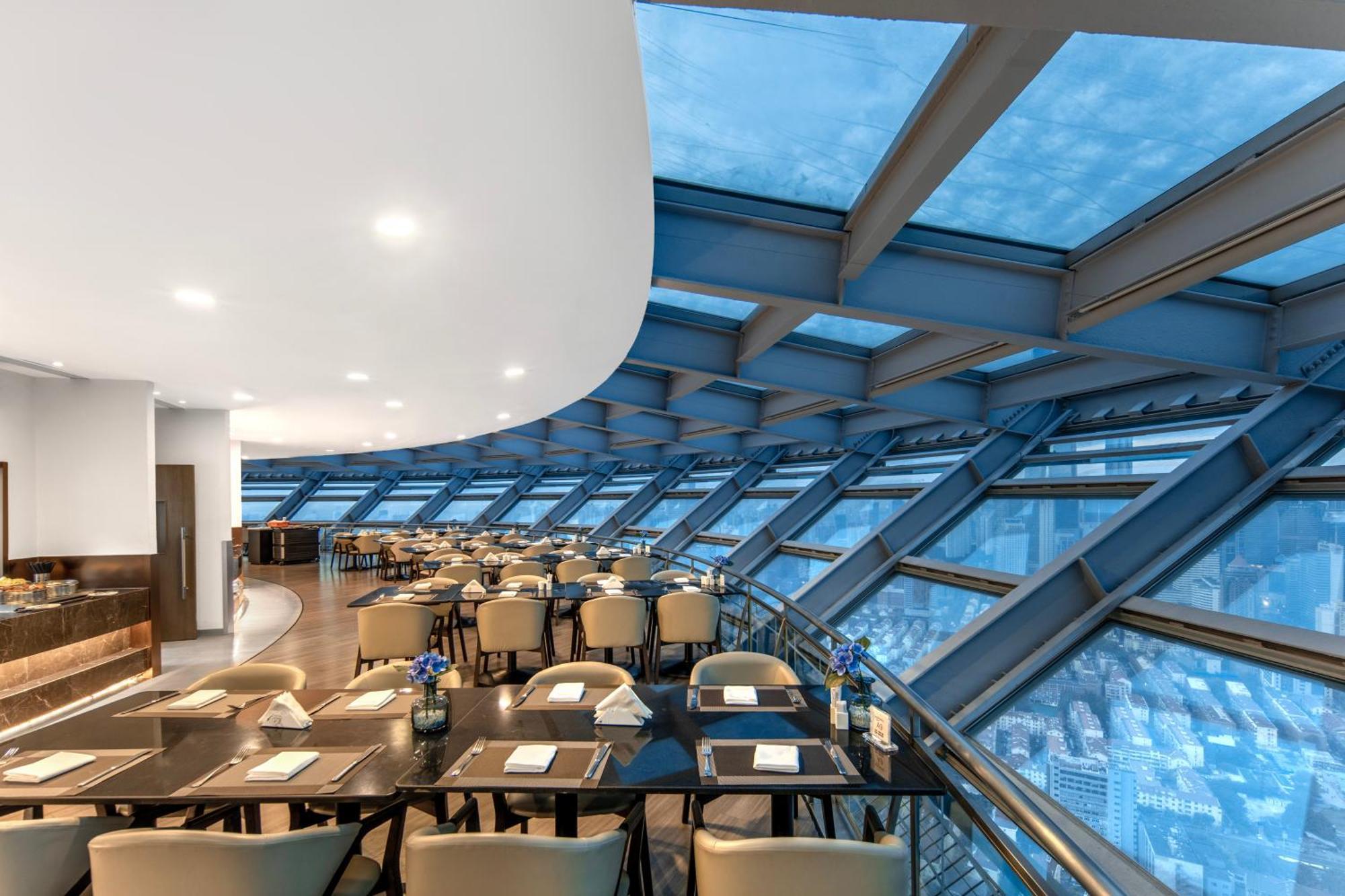 Novotel Atlantis Shanghai - Price And Value Breakfast In The Clouds With River View In The Revolving Restaurant &24H Free Self-Laundry