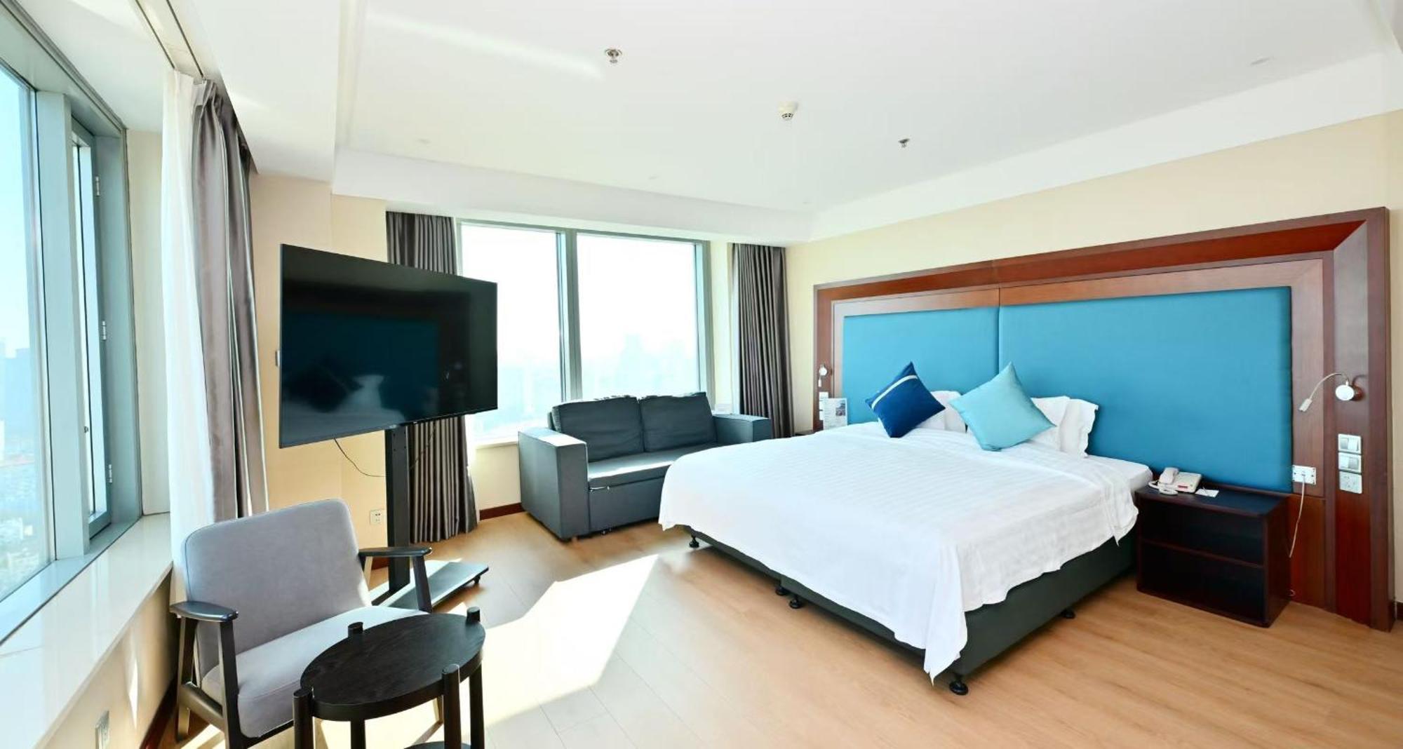Hotel Novotel Atlantis Shanghai - Price And Value Breakfast In The Clouds With River View In The Revolving Restaurant &24H Free Self-Laundry