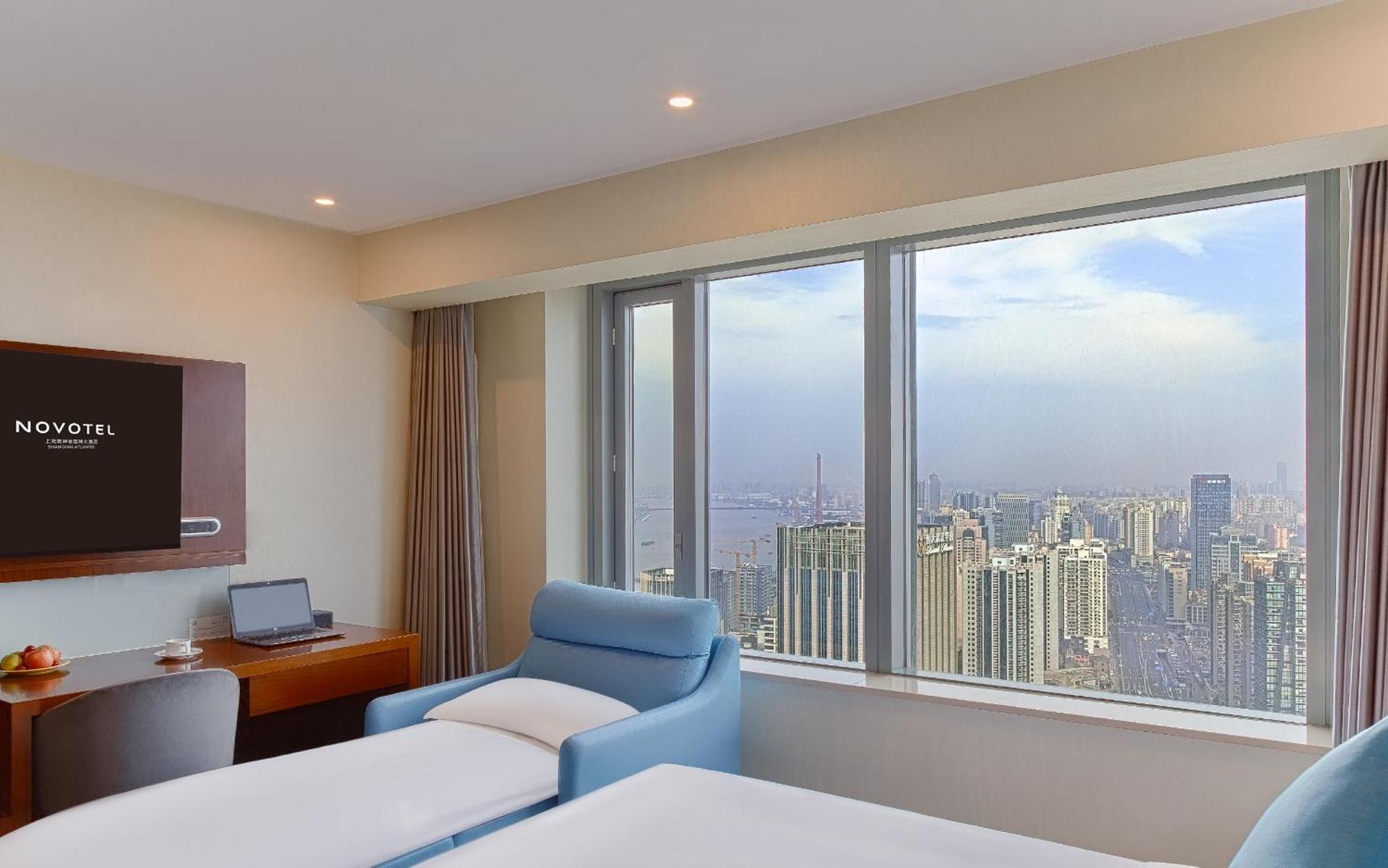 Novotel Atlantis Shanghai - Price And Value Breakfast In The Clouds With River View In The Revolving Restaurant &24H Free Self-Laundry Hotel Shanghai