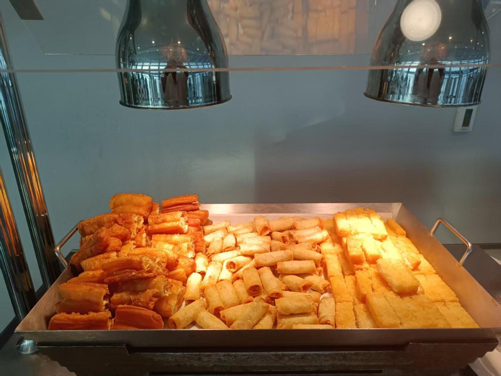 Novotel Atlantis Shanghai - Price And Value Breakfast In The Clouds With River View In The Revolving Restaurant &24H Free Self-Laundry Shanghai