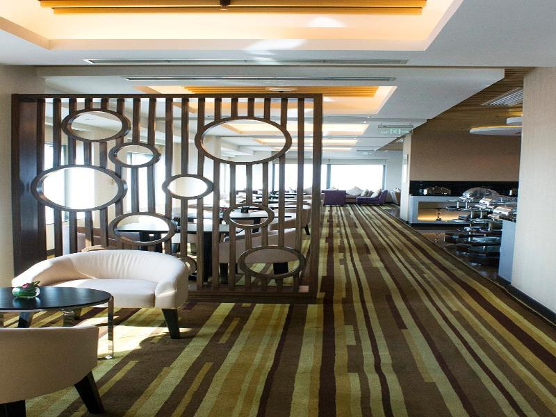 Hotel Novotel Atlantis Shanghai - Price And Value Breakfast In The Clouds With River View In The Revolving Restaurant &24H Free Self-Laundry